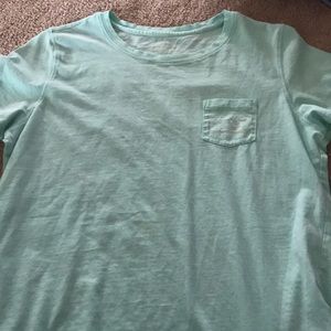 Vineyard vines tee